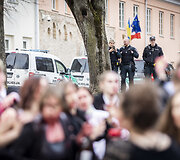Grupė kūrėjų atliko meninę akciją - makabri&scaron;kas vakarėlis - &bdquo;France in Trance&rdquo;