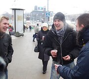 Kontrolieriai kar&scaron;tą arbatą dalino stotelėje prie Žaliojo tilto.
