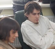 Artėjant premjerai, operos &bdquo;Faustas&ldquo; kūrėjams surengtas psichoterapijos seansas.