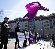 Neringos Venckienės rėmėjai Nepriklausomybės aik&scaron;tėje susirinko į protesto akciją.