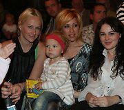 Diana Dargė su dukrele Une, Eva ir Taja 