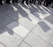 Mar&scaron;rutinių taksi vairuotojų akcija Europos aik&scaron;tėje.
