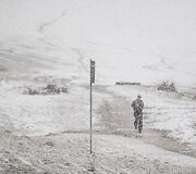 Pavasari&scaron;ką saulę Vilniuje vėl pakeitė sniegas 