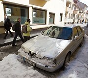 Apgadintas automobilis Vilniaus Ligoninės gatvėje.