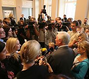 De&scaron;imt metų Prezidento poste i&scaron;buvęs Valdas Adamkus baigdamas kadenciją atsisveikina su žiniasklaida.