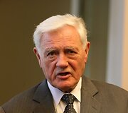 De&scaron;imt metų Prezidento poste i&scaron;buvęs Valdas Adamkus baigdamas kadenciją atsisveikina su žiniasklaida.