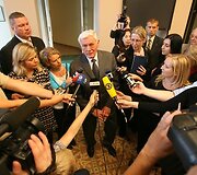 De&scaron;imt metų Prezidento poste i&scaron;buvęs Valdas Adamkus baigdamas kadenciją atsisveikina su žiniasklaida.
