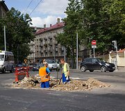 Kelininkai plu&scaron;a visame Vilniuje &ndash; remontuojamos gatvės ir &scaron;aligatviai
