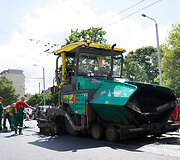 Kelininkai plu&scaron;a visame Vilniuje &ndash; remontuojamos gatvės ir &scaron;aligatviai