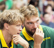Mindaugas Kuzminskas  ir Domantas Sabonis