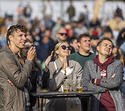 Emocingas krep&scaron;inio varžybų stebėjimas fanų zonoje