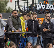 Emocingas krep&scaron;inio varžybų stebėjimas fanų zonoje