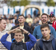 Emocingas krep&scaron;inio varžybų stebėjimas fanų zonoje