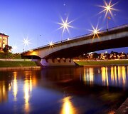 &Scaron;viesų žaismas naktiniame Vilniuje