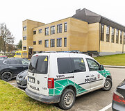Vilniaus rajono gimnazijoje nukritus liftui traumuoti 3 žmonės