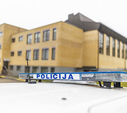 Vilniaus rajono gimnazijoje nukritus liftui traumuoti 3 žmonės