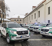 Policijos pareigūnams perduoti nauji  tarnybiniai automobiliai