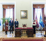Vilniaus miesto 700 metų jubiliejui skirtą i&scaron;kilmingą vėliavų pakėlimo ceremoniją