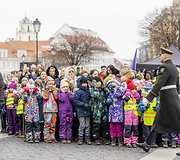 Vilniaus miesto 700 metų jubiliejui skirtą i&scaron;kilmingą vėliavų pakėlimo ceremoniją