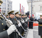 Vilniaus miesto 700 metų jubiliejui skirtą i&scaron;kilmingą vėliavų pakėlimo ceremoniją