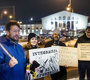 Žmogaus teisių gynėjai ir aktyvistai surengė protestą prie&scaron; deportaciją