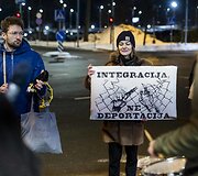 Žmogaus teisių gynėjai ir aktyvistai surengė protestą prie&scaron; deportaciją