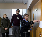 Skandalas Vilniaus rajono savivaldybėje: neleidžiama i&scaron;vežti biuletenių