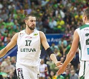Jonas Valančiūnas ir Donatas Motiejūnas