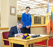 Igoris Grosas, Viktorija Čmilytė-Nielsen