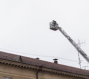 Į namą esantį &scaron;alia Seimo skubėjo ugnegesiai gelbėtojai