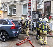 Į namą esantį &scaron;alia Seimo skubėjo ugnegesiai gelbėtojai