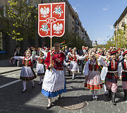 Vilniaus gatvėmis žygiavo tūkstančiai Pasaulio lenkų dienos dalyvių