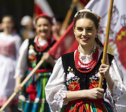 Vilniaus gatvėmis žygiavo tūkstančiai Pasaulio lenkų dienos dalyvių