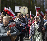 Vilniaus gatvėmis žygiavo tūkstančiai Pasaulio lenkų dienos dalyvių