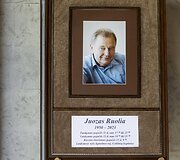 Atsisveikinimas su Juozu Ruolia Olandų laidojimo namuose