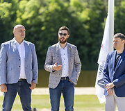 Valakampių 1-ąjame paplūdimyje i&scaron;kelta Mėlyna vėliava, taip pažymint maudymosi sezono atidarymą Vilniuje