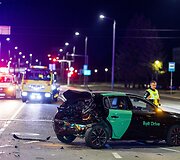 Girtas autobusiuko vairuotojas Ateities gatvėje smarkiai trenkėsi į stovintį &bdquo;Peugeot&ldquo; automobilį