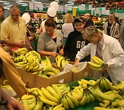 Ketvirtadienio vakarą vilniečiams ir miesto svečiams duris atvėrė naujas prekybos ir pramogų centras &bdquo;Ozas&ldquo;.