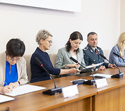 Penkia&scaron;alės sutarties pasira&scaron;ymas dėl vaiko teisių apsaugos sistemos tobilinimo.