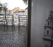 Suvenyrų pardavėjai pasipiktino be jų žinios i&scaron;vežtais prekybos paviljonais.