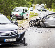 Vilniaus Pilaitės rajone susidūrė automobiliai, yra nukentėjusių
