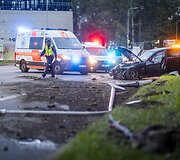 VIlniaus Olandų gatvėje BMW trenkėsi į du stulpus