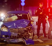 Prie Žaliojo tilto susidūrė &bdquo;&Scaron;koda&ldquo; ir prabangus &bdquo;Mercedes&ldquo; automobilis