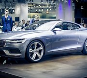 &bdquo;Volvo Concept Coupe&ldquo; automobilis Frankfurto automobilių parodoje