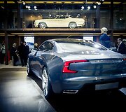 &bdquo;Volvo Concept Coupe&ldquo; automobilis Frankfurto automobilių parodoje