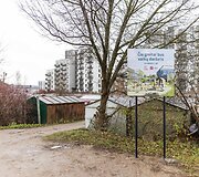 Vilniuje, Kernavės g. nukėlinėjami metaliniai garažai