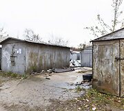 Vilniuje, Kernavės g. nukėlinėjami metaliniai garažai