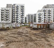 Vilniuje, Kernavės g. nukėlinėjami metaliniai garažai