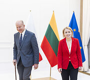 Lenkijos ambasadorius Lietuvoje Konstanty Radziwiłł susitiko su  Lietuvos užsienio reikalų viceministre Jovita Neliup&scaron;iene