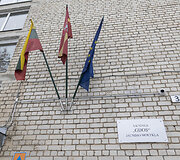 Dvi ugdymo įstaigos viename pastate Vilniaus Kauno gatvėje